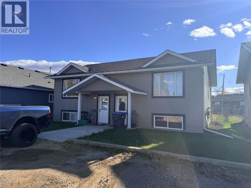 1637 100 Avenue, Dawson Creek, BC, V1G1X3 | Card Image