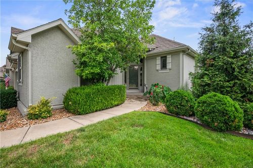 19806 W 100th Ter, Lenexa, KS, 66220-8309 | Card Image