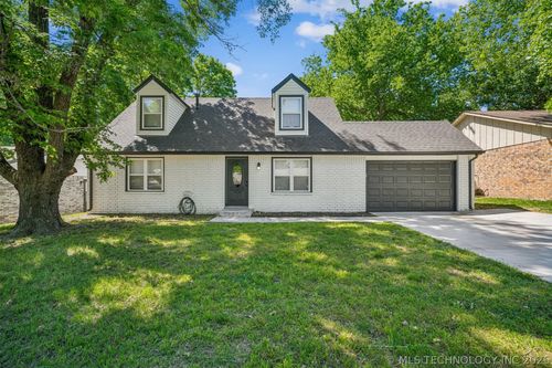 205 W Waco Street, Broken Arrow, OK, 74011 | Card Image