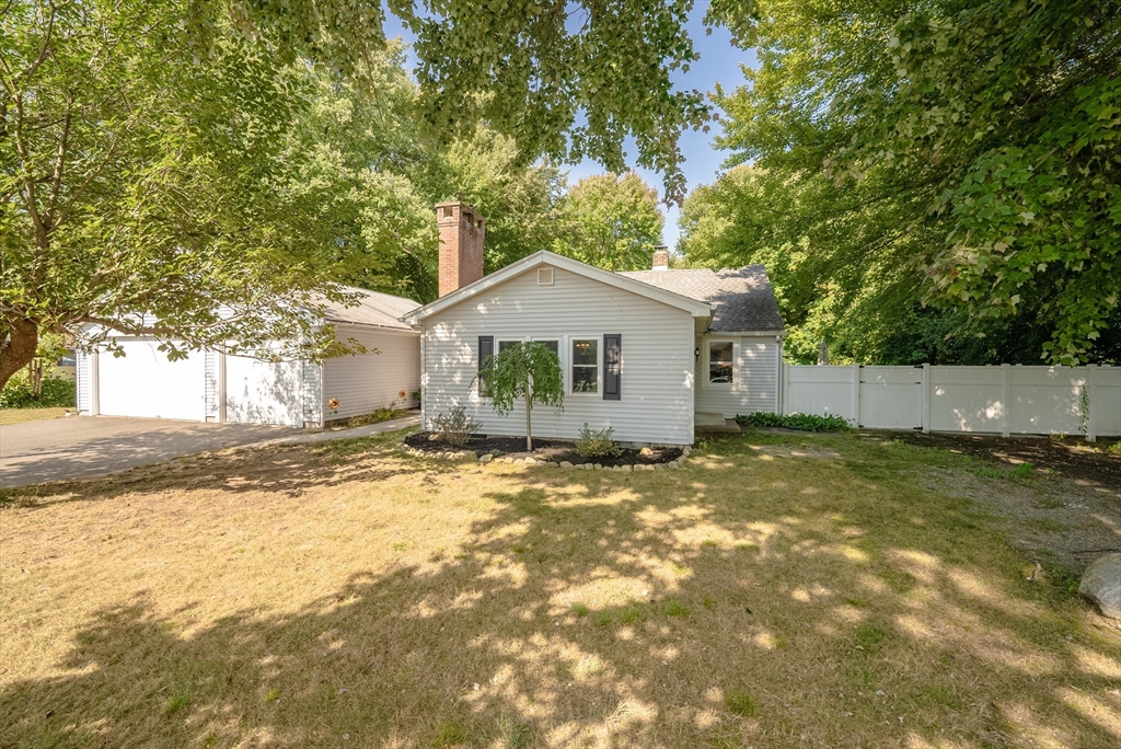 Mill St, Agawam, MA 01001
