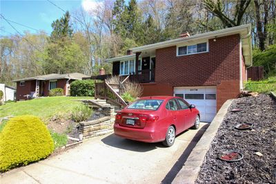 2979 Sebolt Rd, House other with 2 bedrooms, 1 bathrooms and 1 parking in South Park PA | Image 1