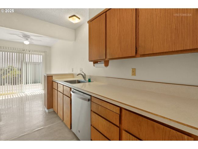 5312 Sw Erickson Ave, Condo with 2 bedrooms, 2 bathrooms and 1 parking in Beaverton OR | Image 8