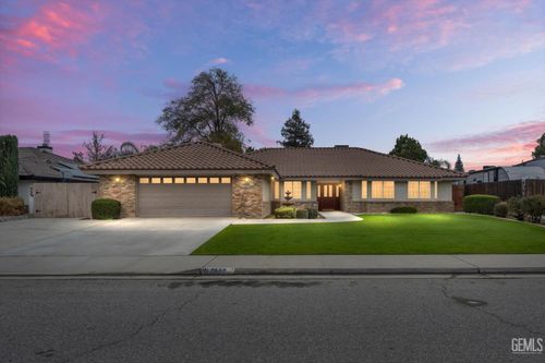 7600 Petris Ave, Bakersfield, CA, 93308-5337 | Card Image