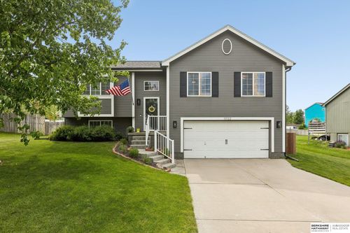 11722 Willow Park Dr, Gretna, NE, 68028-6956 | Card Image