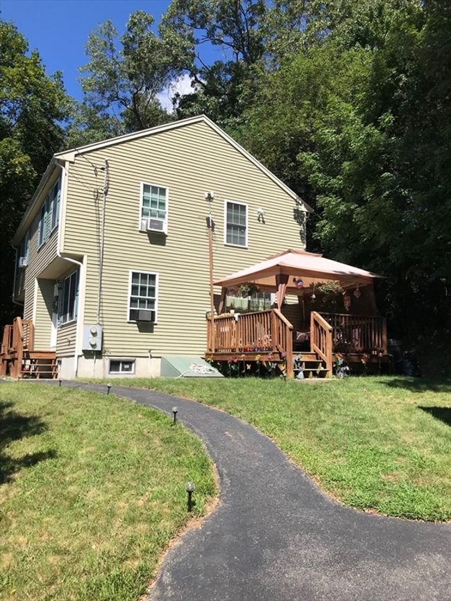 1B - 1 Federal St., Condo with 2 bedrooms, 2 bathrooms and 2 parking in Blackstone MA | Image 16
