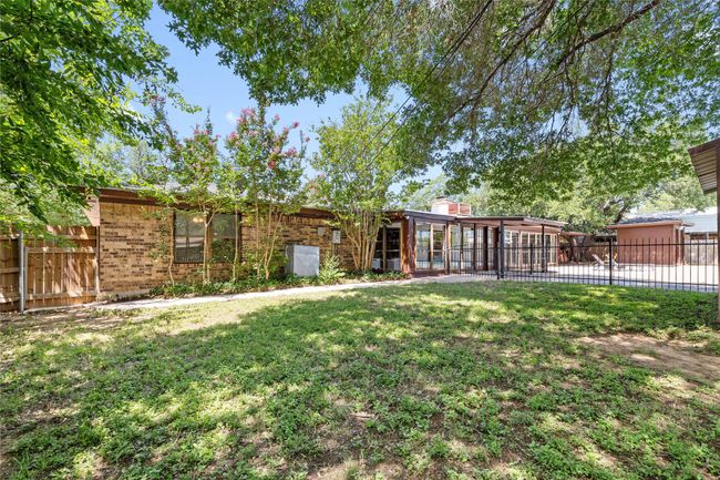 Back yard | Image 37