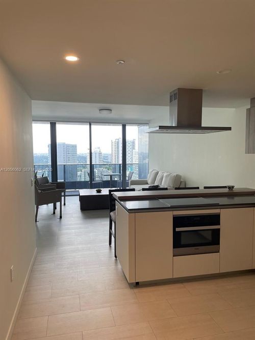 2404-1000 Brickell Plz, Miami, FL, 33131-3833 | Card Image