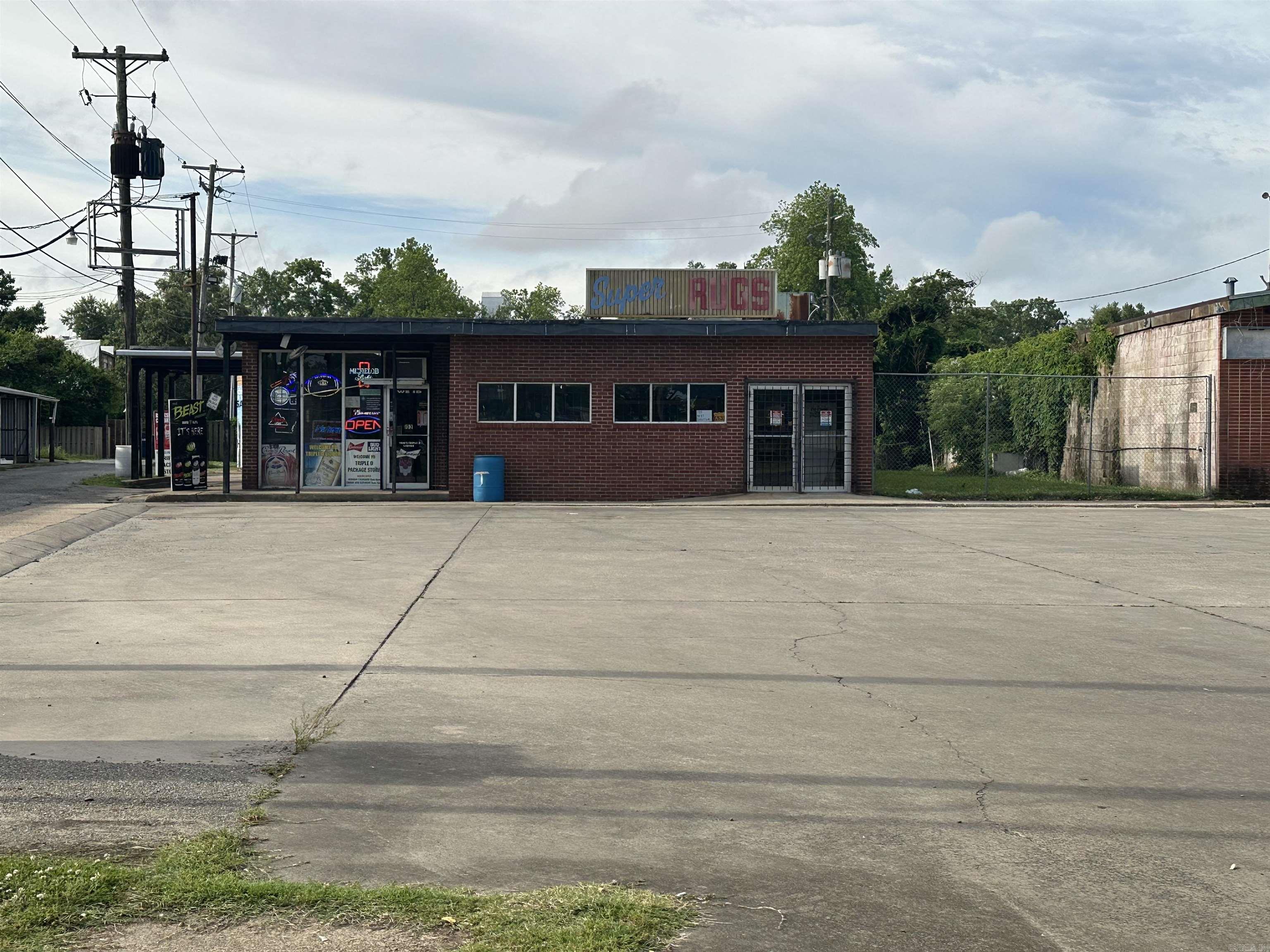 105 W Choctaw St, Dumas, AR 71639