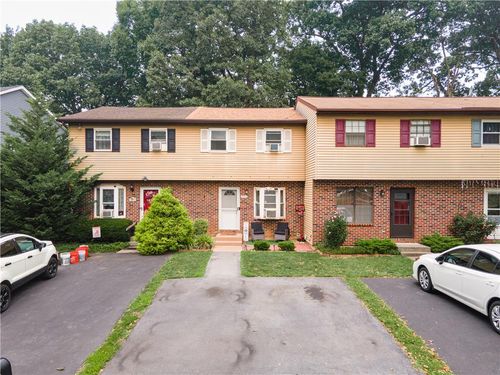2949 Ithaca St, Allentown, PA, 18103-7352 | Card Image