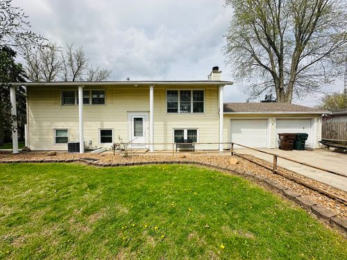 3789 E Lakeview Dr, Kankakee, IL, 60901-8065 | Card Image