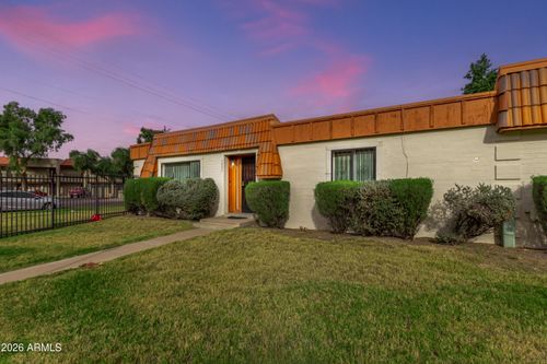 7883 N 49th Ave, Glendale, AZ, 85301-8012 | Card Image