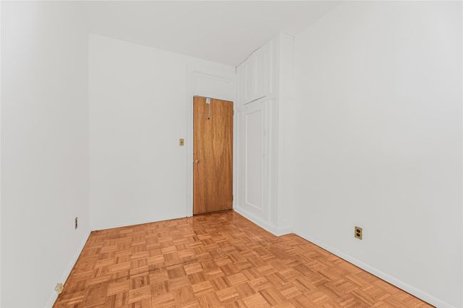 Unfurnished room with baseboards | Image 20