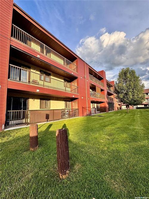 218b-111 Wedge Road, Saskatoon, SK, S7L6S8 | Card Image