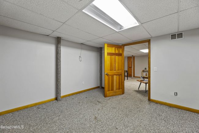 Lower level room used as a bedroom (5) | Image 36