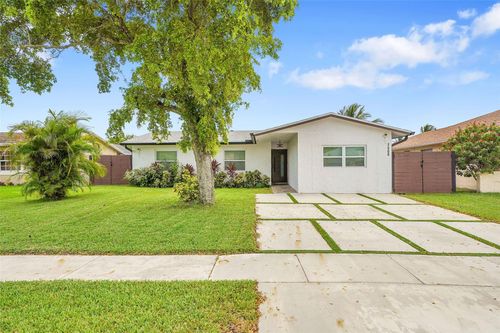 7506 Sw 7th Ct, North Lauderdale, FL, 33068-1307 | Card Image