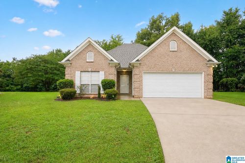 560 Summit Cir, FULTONDALE, AL, 35068-6010 | Card Image