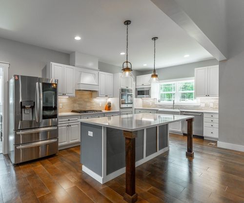 6520 Flagstone Dr, Ooltewah, TN, 37363-4358 | Card Image