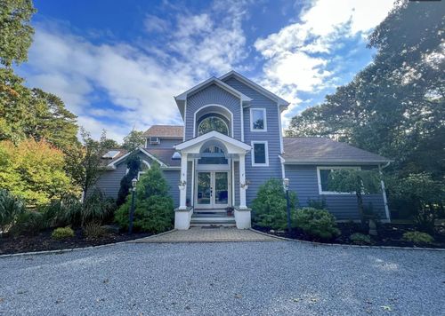 4 Douglas Ct, Hampton Bays, NY, 11946-1133 | Card Image