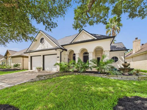 203 Las Brisas St, Kemah, TX, 77565-2166 | Card Image