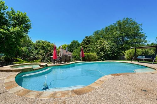 8313 Tribute Ln, Fort Worth, TX, 76131-5303 | Card Image