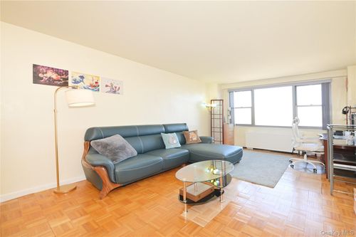 a1204-61-20 Grand Central Pkwy, Forest Hills, NY, 11375-1280 | Card Image