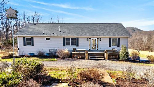 85 Meadow Ct, Roseland, VA, 22967 | Card Image