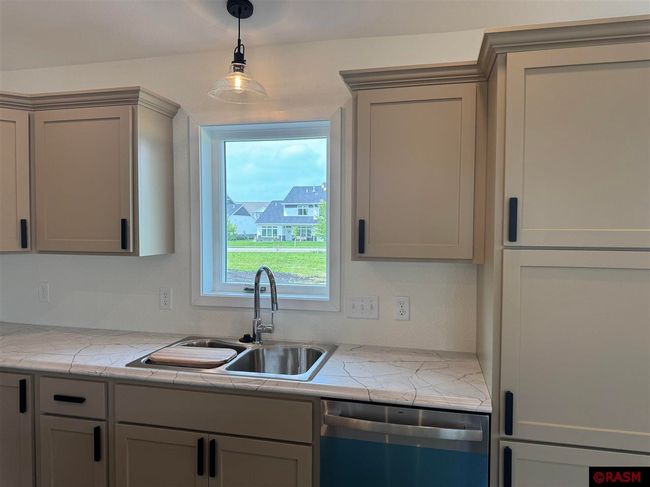 2024 Bluestem Dr, House other with 3 bedrooms, 2 bathrooms and null parking in Mankato MN | Image 12