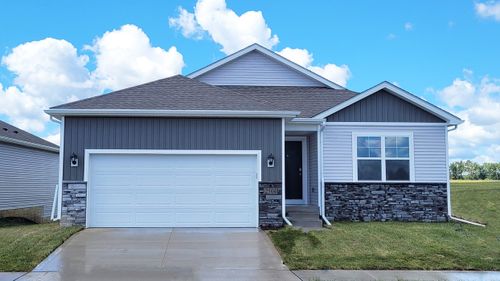 2729 Prairielight Dr, Hiawatha, IA, 52233-2807 | Card Image