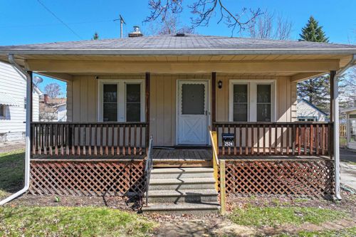 2524 Tyrone St, Flint, MI, 48504-7705 | Card Image