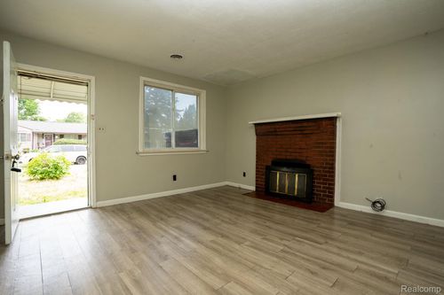 21890 Sharkey St, Clinton Twp, MI, 48035-3660 | Card Image
