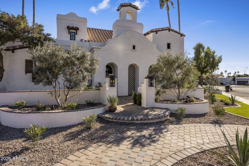 8127 E Del Capitan Dr, Scottsdale, AZ, 85258-2301 | Card Image