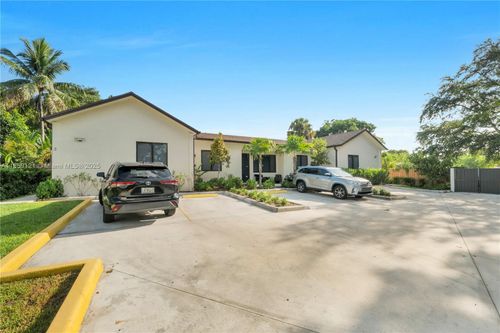 5737 Cleveland St, Hollywood, FL, 33021-5195 | Card Image
