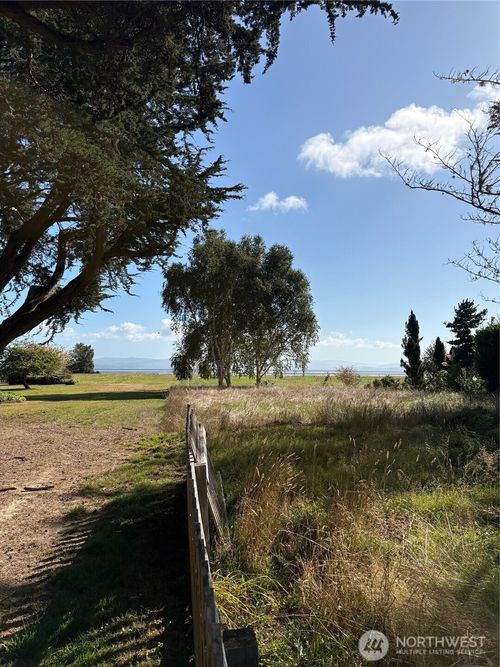 33880 Territory Rd, Oysterville, WA, 98641-1424 | Card Image