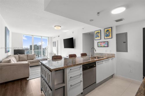 2702-185 Sw 7th St, Miami, FL, 33130-2990 | Card Image