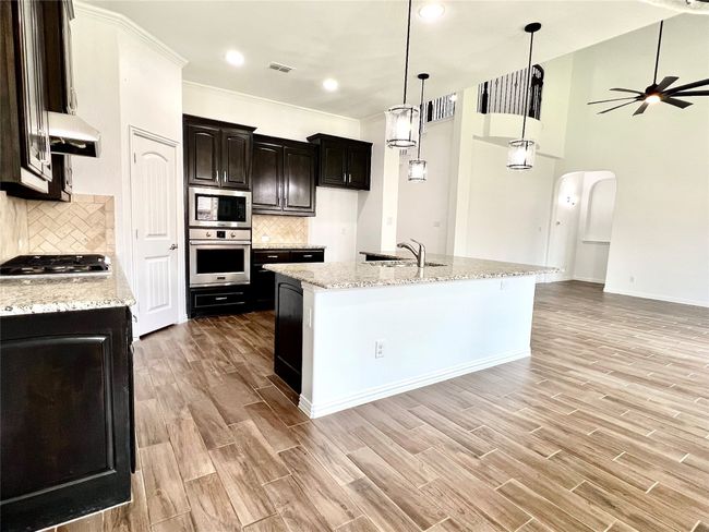 208 Equestrian Rd, House other with 4 bedrooms, 4 bathrooms and null parking in Hickory Creek TX | Image 15