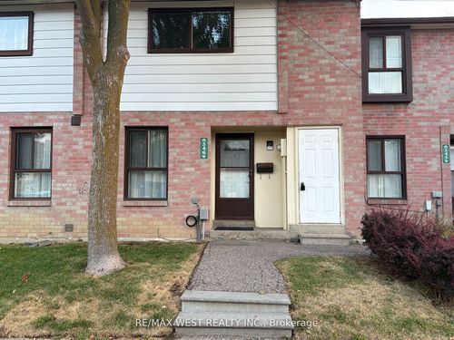 346 Fleetwood Cres, Brampton, ON, L6T2E7 | Card Image