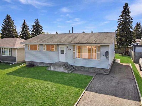 5804 48 St, High Prairie, AB, T0G1E0 | Card Image