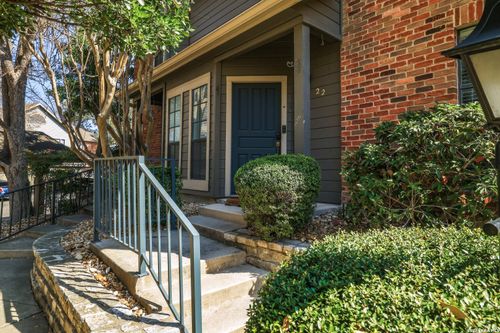 22-22 Chapel Hill Cir, San Antonio, TX, 78240-3903 | Card Image