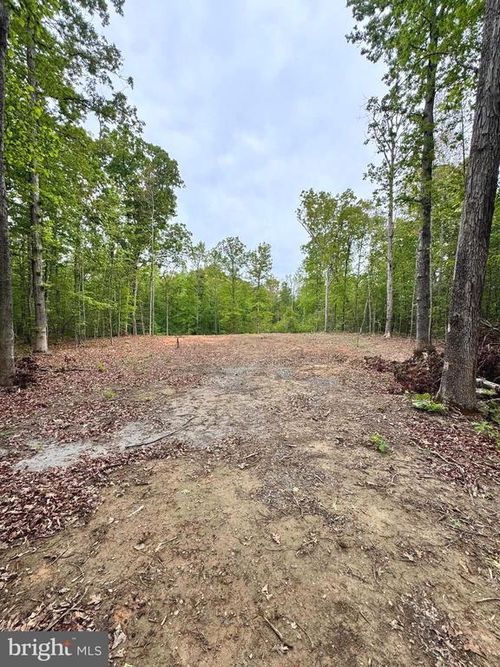465 Equestrian Landing Trl, BUMPASS, VA, 23024-4441 | Card Image