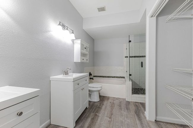 APT-1601 - 2450 Wickersham Ln, Condo with 2 bedrooms, 2 bathrooms and 3 parking in Austin TX | Image 29