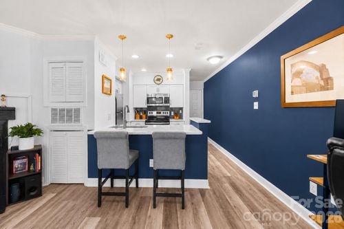 3-244 S Cedar St, Charlotte, NC, 28202-2063 | Card Image