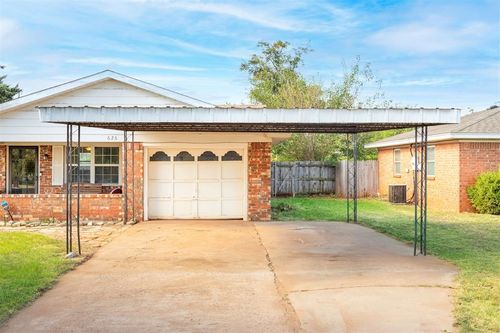 626 E Benton Ave, Sayre, OK, 73662-1902 | Card Image