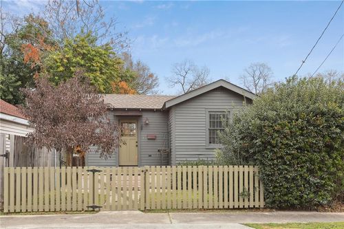 1113 Dolhonde St, Gretna, LA, 70053-6335 | Card Image