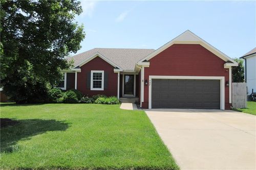 537 E Cheyenne St, Gardner, KS, 66030-8409 | Card Image