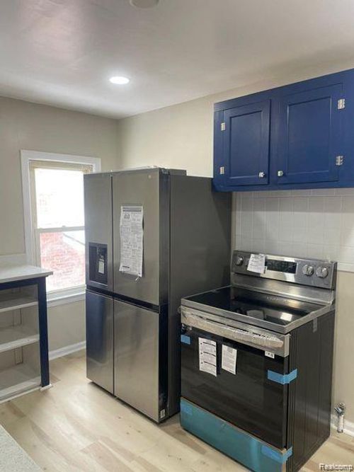 2045 N Elizabeth St, Dearborn, MI, 48128-1371 | Card Image