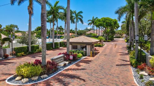 apt-102-100 Pelican Pointe Dr, Delray Beach, FL, 33483-8003 | Card Image