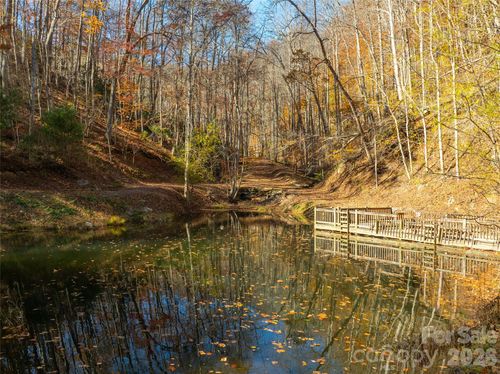 2736 White Oak Flats Rd, Green Mountain, NC, 28740 | Card Image