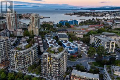 501 - 373 Tyee Rd, Condo with 2 bedrooms, 2 bathrooms and 1 parking in Victoria BC | Image 1