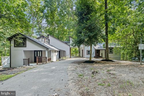 3050 Patriot Ln, FREDERICKSBURG, VA, 22408-1728 | Card Image