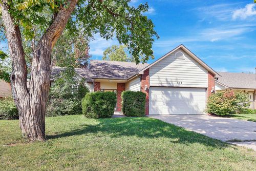 813 S Cranbrook Cir, Wichita, KS, 67207-3966 | Card Image